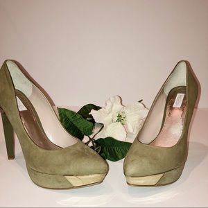 Rachel Roy Olive Color Size 8